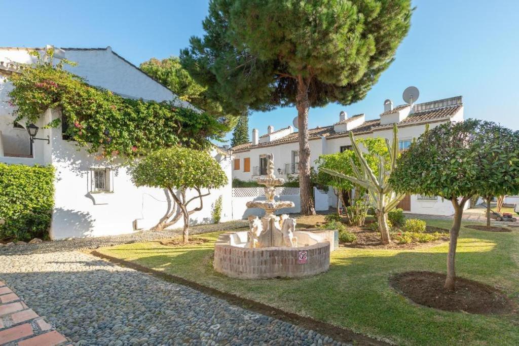 Benamara Gardens Apartment Estepona Esterno foto