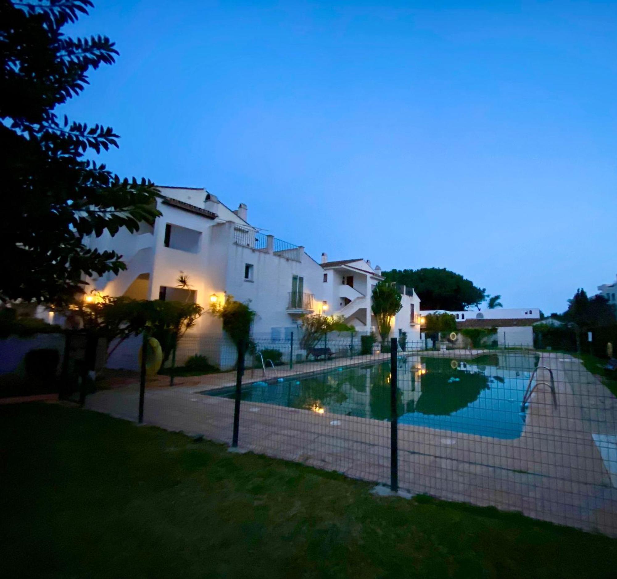 Benamara Gardens Apartment Estepona Esterno foto